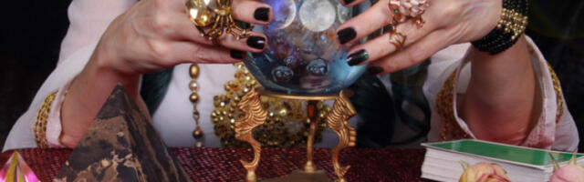 NJIMA ĆE SE SVET OKRENUTI NAOPAČKE U 2023. Ovom znaku stiže ogromno BOGATSTVO, a ova dva čeka razvod i prevara