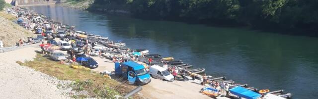 Ministarstvo turizma i omladine finansira gradnju nove pontonske plaže na Perućcu