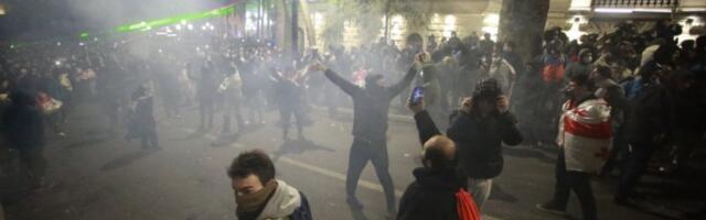 "POČNITE SA GRAĐANSKOM NEPOSLUŠNOŠĆU": Oglasio se bivši premijer i poslao demonstrantima neočekivanu poruku