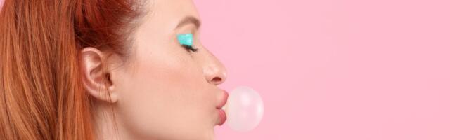 Bubble gum makeup je najmodernija zimska šminka za početak 2025!