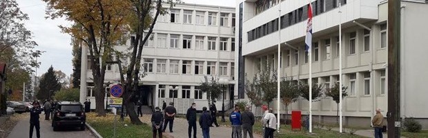 ZBOG DOJAVE O BOMBI EVAKUISAN OSNOVNI SUD
