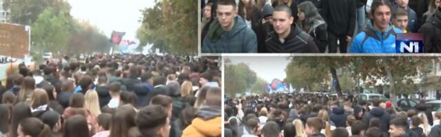 Srednjoškolci su ustali: Podrška Jaćimovićima i Dijani Hrki (VIDEO)