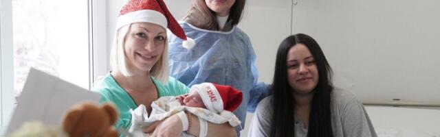 David je prva beba rođena u KBC "Dr Dragiša Mišović - Dedinje" u 2026. godini: Vidović dodelila vaučer od 300.000 dinara (FOTO)