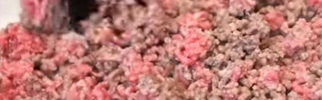 OTKRIVENE OTROVNE KOBASICE I MEŠANO MESO NA TRPEZAMA: Stoka unela ogromne količine PFAS hemikalija u Švajcarskoj!