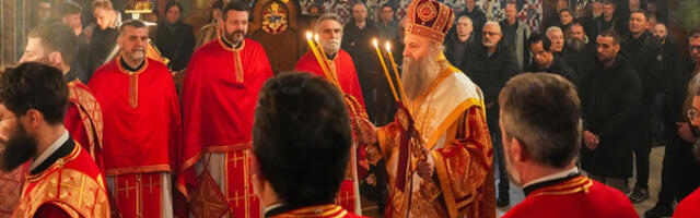 ​Патријарх Порфирије освештао антиминсе за храмове Архиепископије београдско-карловачке