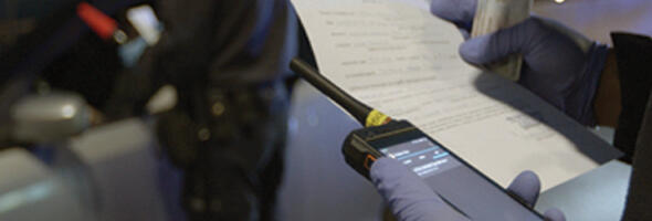 Pijan sa isteklom registracijom bežao od policije i dva puta prošao na crveno