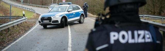 MLADIĆ IZ SJENICE POGINUO U NJEMAČKOJ: Prevrnuo se kombi sa 6 ljudi, vatrogasci sjekli vozilo da spasu povrijeđene