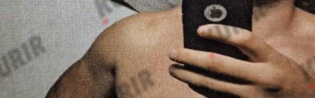 U NASTAVKU SUĐENJE ZA UBISTVA "ŠKALJARACA" U GRČKOJ PRIKAZANE SELFI FOTOGRAFIJE: Muškarac u šorcu i bez majice, sa tetovažom na boku i puškom u rukama... (foto)