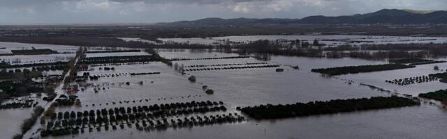 Apokaliptični prizori iz Albanije, gradovi pod vodom: Situacija se pogoršala, ovde je najkritičnije! (FOTO)