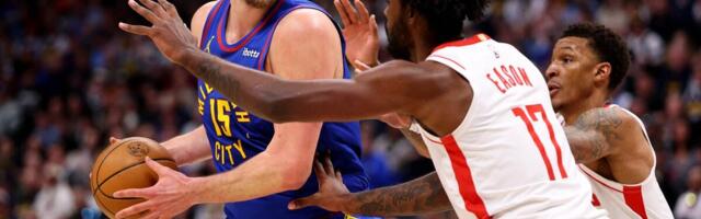 Nikola Jokić za pola sata do 25. tripl-dabla u sezoni i odmaranja u poslednjoj četvrtini (Video/Foto)