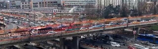 Šta se ovo dešava u Beogradu? Vozila se ne pomeraju, kolone kilometarske (FOTO)