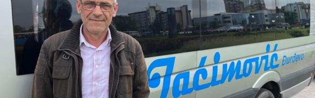 Policija traga za osobama koje su zapalile autobus prevoznika koji je podržavao studentske proteste u Srbiji