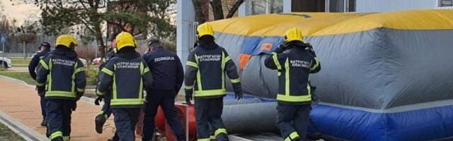 PREGOVORI URODILI PLODOM: Muškarac odustao od namere da skoči sa krova
