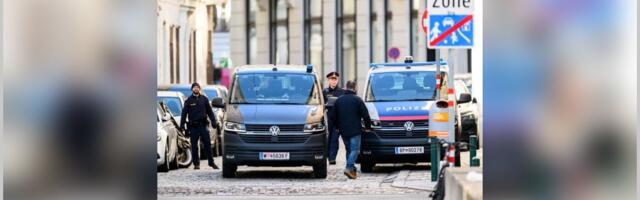 Horor u nemačkoj školi: Maloletni Hrvat prvo potegao pištolj, a zatim nožem teško ranio dve devojčice