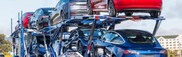 Tesla opoziva 125,000 vozila zbog problema sa kaiševima