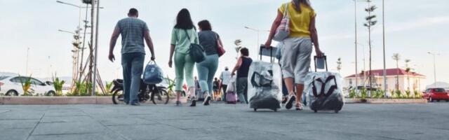 ŠEST MESECI DO GODINU DANA: Objavljeno kako građani odvajaju novac za putovanje i planiraju godišnji odmor! Jedna stvar im je KLJUČNA