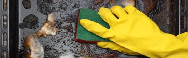 Ostali su vam masni sudovi posle dočeka? 1 sastojak iz kuhinje rešava problem za minut