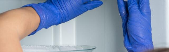 Ovako ćete najbrže otopiti frižider: Za pola sata led će sam nestati, NIKAKO ne uzimajte ovaj predmet u ruke