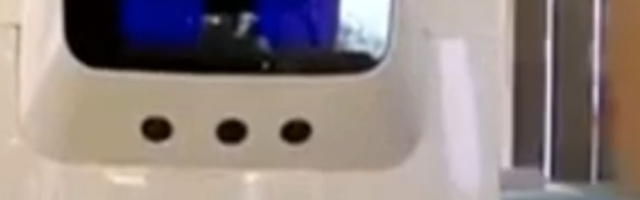 Roboti-konobari u Južnoj Koreji služe piće i pomažu socijalnoj distanci