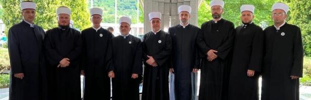 Predsjednik Mešihata na dženazi šehidima Srebrenice