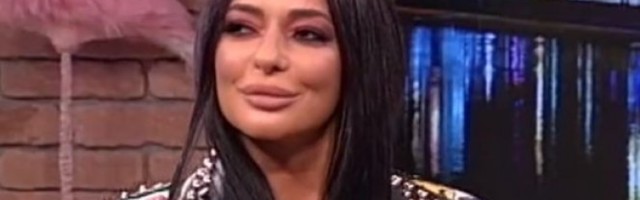 JELENA PEŠIĆ UŽIVA U NJEGOVOM ZAGRLJAJU - I ON JE BIO U ZADRUZI 3! Bivša zadrugarka ne skida OSMEH sa lica - nikad SREĆNIJA! (FOTO)