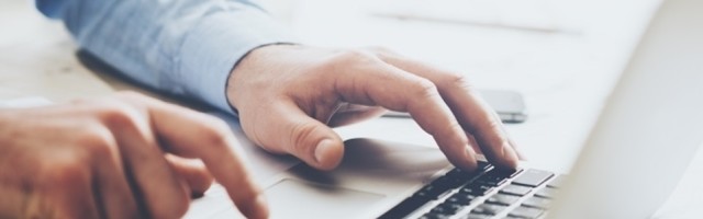 Otpušen zbog pornografije na poslu iako je SLEP