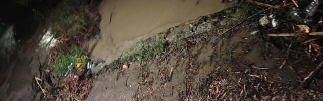 Čitaoci javljaju: U Rudaru pun kanal, preti poplava