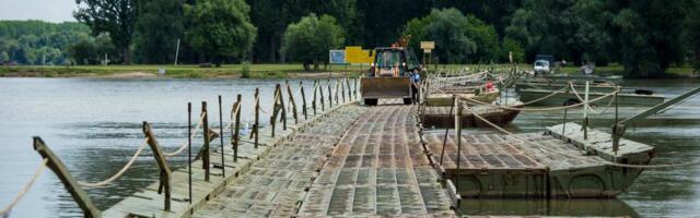 Zbog visokog vodostaja Velike Morave privremeno uklonjen pontonski most: Konstrukcija će biti ponovo postavljena kada se vreme stabilizuje
