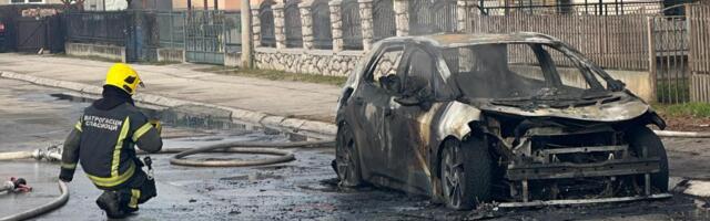 "ČULI SMO JAKU EKSPLOZIJU A ZATIM JE IZBIO VELIKI PLAMEN" Izgoreo automobil u Čačku, ostala samo spaljena školjka (FOTO)