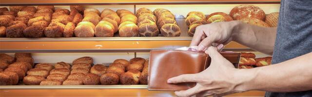 Deca došla da kupe krofnu, zafalilo im 15 dinara, a reakcija ljudi je šok: "Vreme je praznika, pa kakvi smo mi to ljudi?!"