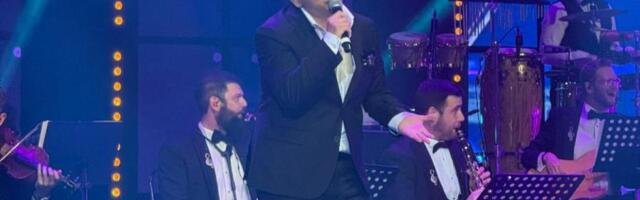 ŠABAN GA JE ZA ŽIVOTA PROGLASIO SVOJIM NASLEDNIKOM: Emir Habibović nastupao na humanitarnom koncertu posvećenom kralju narodne muzike