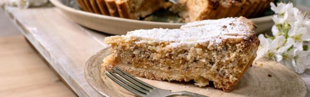 Kolač pun oraha koji će obogatiti vašu trpezu: Zdrava poslastica koja ne goji, a svi će vam tražiti još jedno parče