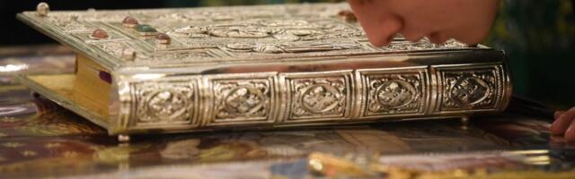 Vernici satima strpljivo čekaju: Pogledajte nepregledne redove ispred Hrama u ovom gradu