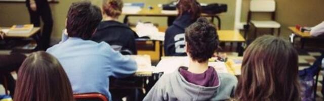 Počinje isplata pomoći za đake: 20.000 dinara za svako dete