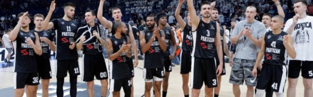 PARNI VALJAK MELJE SVE PRED SOBOM! Može li neko da stane na put Partizanu? /ANKETA/