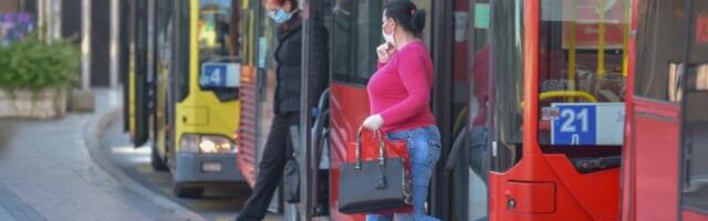 ŠOK SCENA U GRADSKOM PREVOZU! Svi su gledali samo u nju, kad vidite šta je uradila ostaćete ZABEZEKNUTI (FOTO)