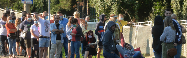 Ispred “Torlaka” ogromni redovi za testiranje na koronavirus