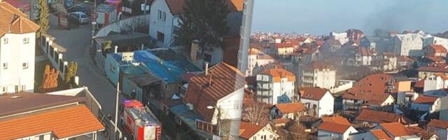 Drama u naselju Veljko Vlahović! Požar zahvatio stambeni objekat (VIDEO)
