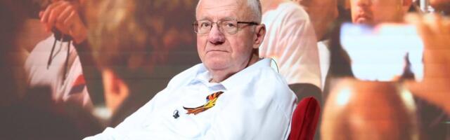 Haos u studiju Informera! Vučićević je Šešelju postavio pitanje o otimanju Grenlanda i stigao je šok-odgovor - ovako bi on to rešio