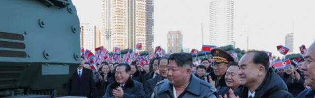 Ким Џонг Ун присуствовао церемонији доделе ракетних бацача уочи партијског конгреса