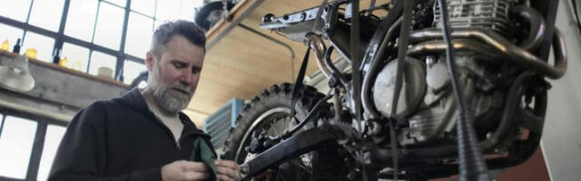 ​Промет у трговини моторним возилима и мотоциклима забележио раст у ценама