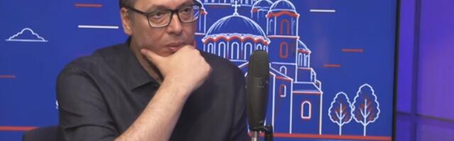 "POČEO SAM DA PAKUJEM KNJIGE U PREDSEDNIŠTVU, PLANIRAM DA DAM OSTAVKU" Vučić otkrio planove: Tražim kome da poklonim 1.200 knjiga