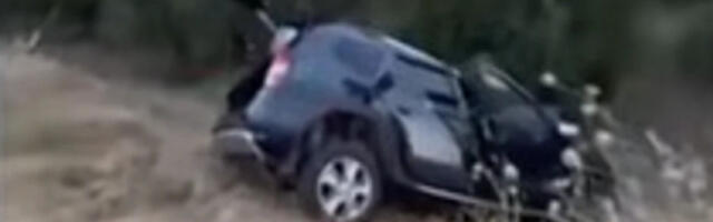 Stravične scene sa Halkidikija: U tragediji stradali majka, otac i beba, auto se zakucao u cisternu