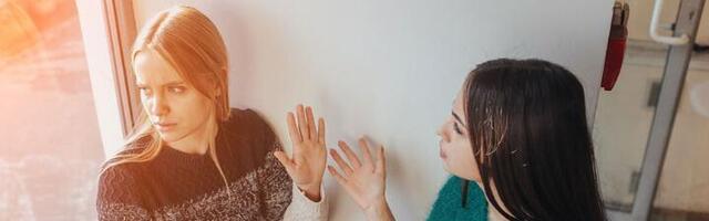 Postalo je normalno, a realno nije: Rasprava na mreži