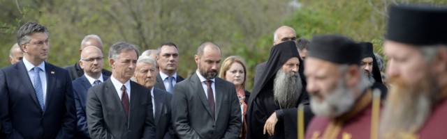 Plenković u Varivodama: Sućut za srpske žrtve koje hrvatska država nije zaštitila
