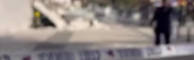 Ogromni delovi betona pali na pločnik: Novi snimci iz NS (VIDEO)