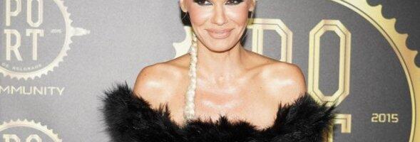 NATAŠA BEKVALAC SE PONOVO UDAJE?! Dijamantski prsten zasijao na njenoj ruci - REKLA SAM "DA"! (GALERIJA)