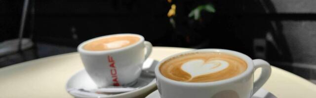 Imate li naviku da pijete vruću kafu? Ona može da skriva smrtonosnu opasnost za koju mnogi ne znaju