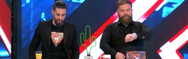 Šok u emisiji: Voditelji u venčanicama, utegnuti u korsete, a ispod miške.... (FOTO)