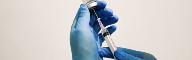 Путин: Руске вакцине против ковида ефикасне и против мутација којих се плаше у Европи